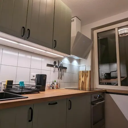 Allroom Modernes In Nur 20 Minuten Nach Muenchen Apartment Unterschleissheim