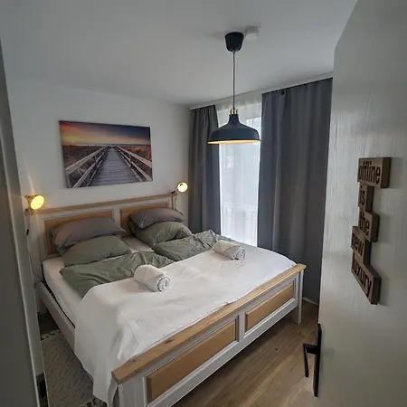 Apartment Allroom Modernes In Nur 20 Minuten Nach Muenchen Unterschleissheim