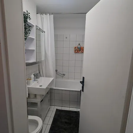 Apartment Allroom Modernes In Nur 20 Minuten Nach Muenchen Unterschleissheim