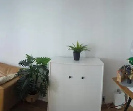 Apartment Allroom Modernes In Nur 20 Minuten Nach Muenchen