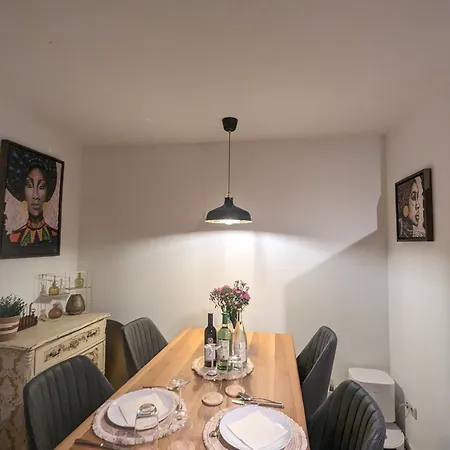 Allroom Modernes In Nur 20 Minuten Nach München Unterschleißheim
