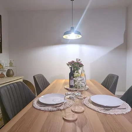 Allroom Modernes In Nur 20 Minuten Nach München Apartment Unterschleißheim